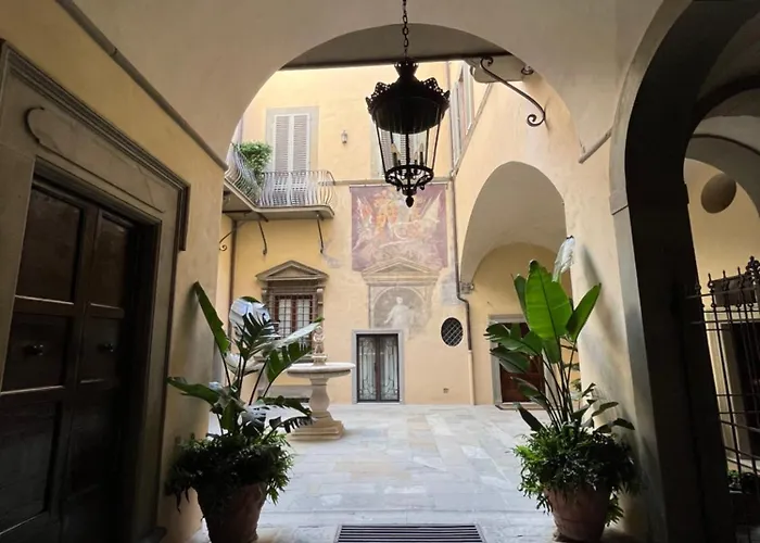Appartamento in centro storico-Borgo Albizi 27